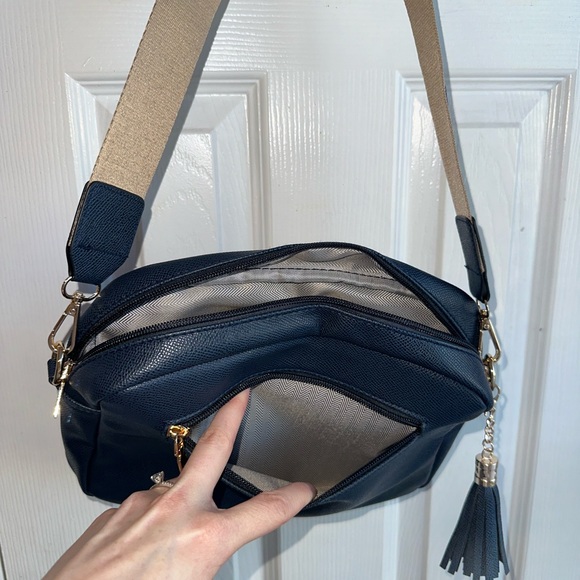 Navy Blue Crossbody bag - Picture 4 of 6